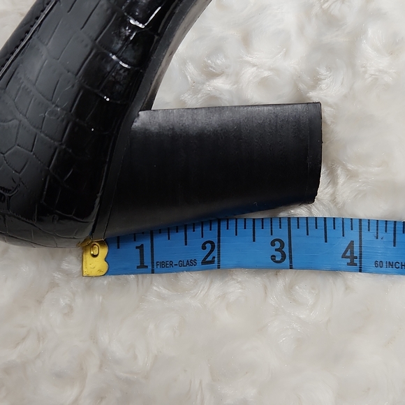 Bandalino Patten Leather Aligator Embossed Heels - Picture 13 of 16